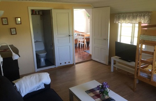 Kopingsvik House | Cozy cottage in front of private lake