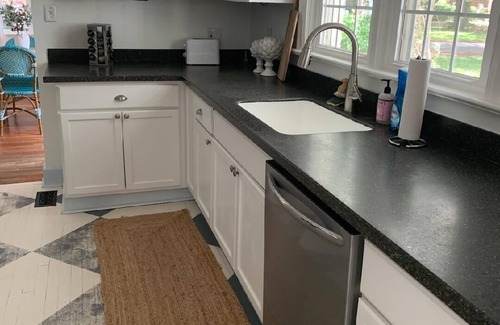 Georgetown House | Cozy Cottage in Historic Willowbank