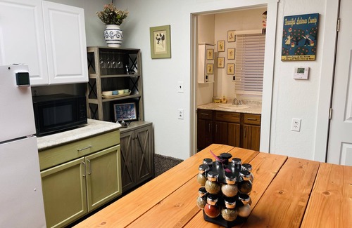 Lake Leelanau Cottage | Cozy Cottage in Lake Leelanau PERFECT for couples/Leelanau County experience!