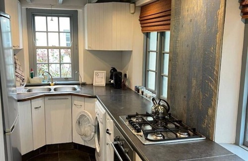 George Cottage | Cozy Cottage in old part of town