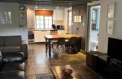 George Cottage | Cozy Cottage in old part of town