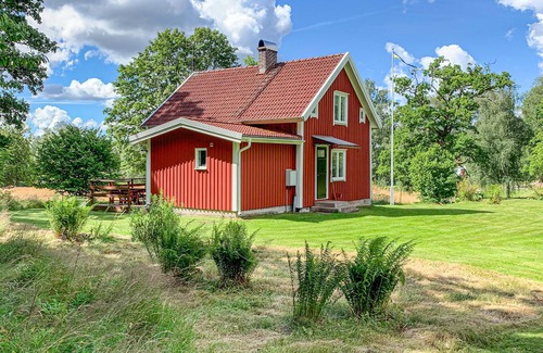 Hornbetan House | Cozy cottage is situated elevated and in a scenic, quiet environment.