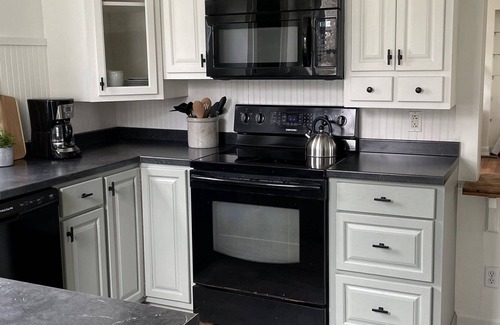 Abingdon House | Cozy Cottage Located in Historic Abingdon Virginia