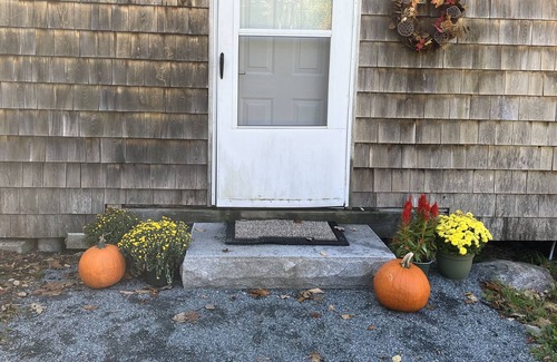 Sunapee Cottage | Cozy Cottage minutes away from Sunapee Mountain Skiing