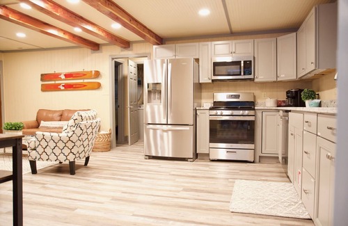 Smithville House | Cozy Cottage minutes from the boat ramp