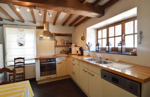 Alle House | Cozy Cottage Near River