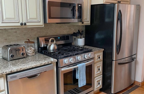 Gansevoort House | Cozy Cottage near Saratoga racetrack & SPAC
