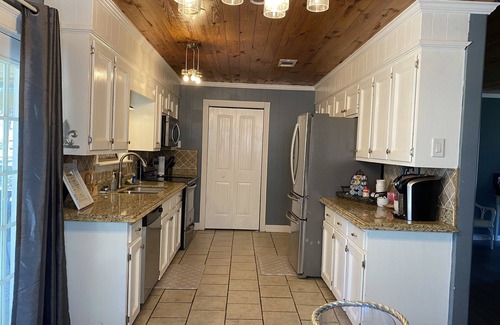 Lake Charles Cottage | Cozy Cottage near the lake (Big Lake, LA)