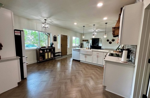 Mesa Cottage | Cozy Cottage on 10 Private Acres - Wildlife, Views & Creekside Calm