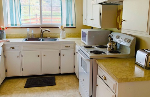 Santa Barbara County Other | Cozy Cottage on Beautiful U-Pick Berry Farm- 2 Queens, 4 twin/bunks
