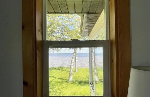 Manistique House | Cozy Cottage on Indian Lake with AC