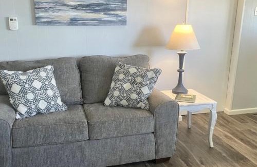 Manistique House | Cozy Cottage on Indian Lake with AC