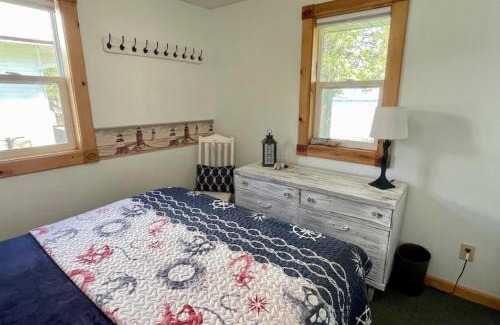 Manistique House | Cozy Cottage on Indian Lake with AC