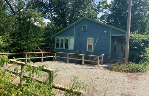 Ligonier House | Cozy Cottage overlooking beautiful Loyalhanna Creek in Historic Ligonier!