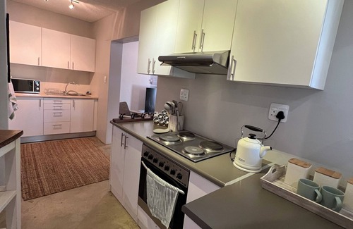 Klein Windhoek House | Cozy cottage, super spacious, home away from home, safe off street parking!