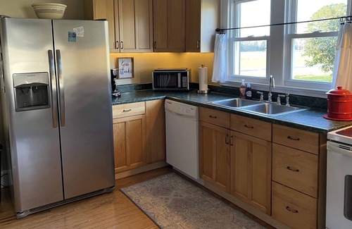 Greenbush Cottage | Cozy Cottage w/ comfy amenities close to Chincoteague VA