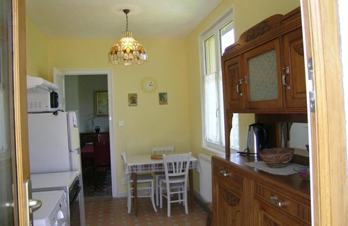 Saint-Ennemond Cottage | Cozy Cottage with Fireplace, Private Garden, and Free Tennis Access near Moulins