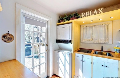 Glenford House | Cozy Cottage with Great Views Glenford New York