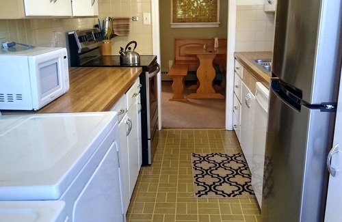 Sheridan House | Cozy Cottage with Great Location