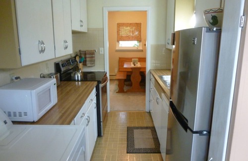 Sheridan House | Cozy Cottage with Great Location