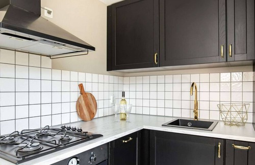 Tzummarum House | Cozy cottage with heated pool, garden and covered terrace