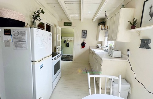Suttons Bay Cottage | Cozy cottage with private pond. Close to the casino and the Bay.