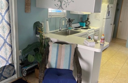Miramar Beach Cottage | Cozy cottage with Snow Bird monthly rates for the Winter