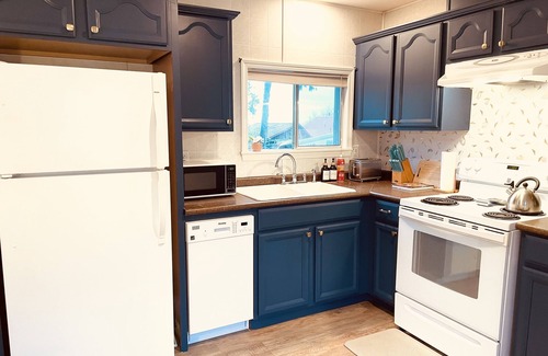 Port Angeles House | Cozy Cottage with hot tub, firepit, mountain and water view, pets welcome