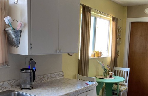 Tyrone House | Cozy country house 7 minutes from town.