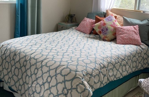 Tyrone House | Cozy country house 7 minutes from town.
