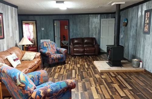 Kingston Other | Cozy Country Rustic Retreat! Relax or enjoy the Great Outdoors!