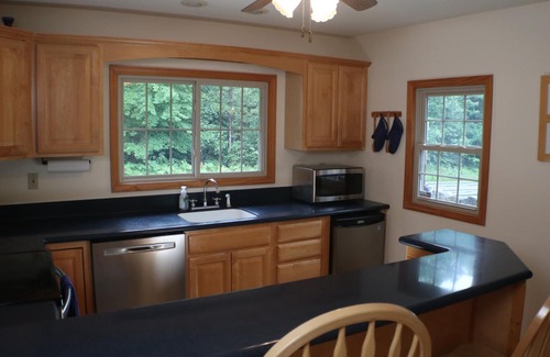 Paris House | Cozy Countryside Stone House & Pub with 20 acres of outdoor fun!