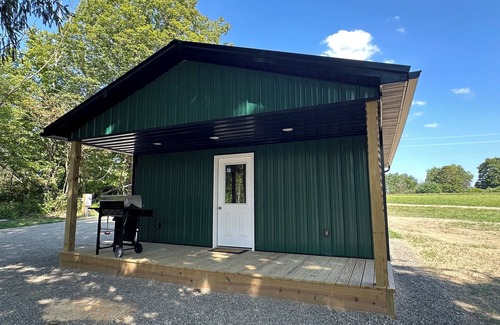 Cameron Cabin | Cozy Couple’s Cabin