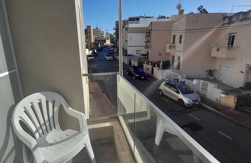 Qawra Apartment | Cozy Couples Apartment in Qawra