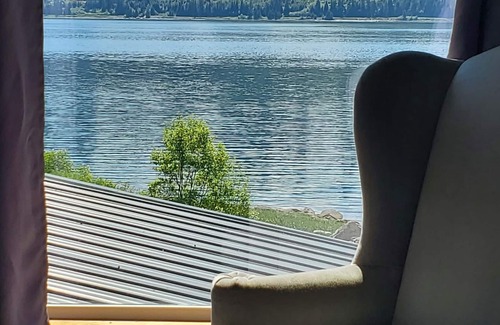 Haines Cottage | Cozy Cove Cottage - Peaceful, secluded, private beach, BBQ, washer/dryer