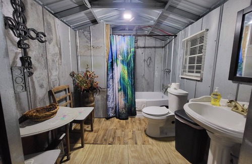 Live Oak Cottage | Cozy Cowboy Cottage Glamping in Live Oak, Fl