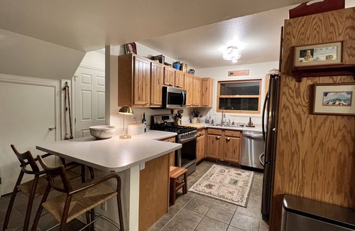 Cuchara House | Cozy Creek side 3 bedroom Cabin- kid & pet friendly