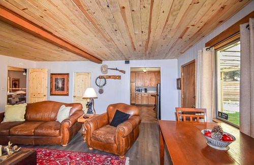 Cascade-Chipita Park Cottage | Cozy, creekside cottage in the foothills of Pikes Peak