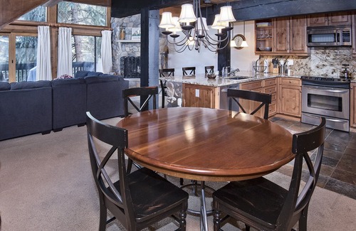 Vail Condo | Cozy, Creekside 3BR Vail Condo Ski/Summer Retreat Perfect for Families