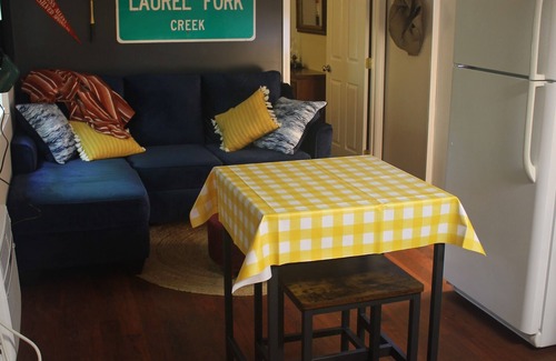 Hampton Cabin | Cozy Creekside Cabin 1.5 miles from Lake Watagua and Cherokee National Forest.