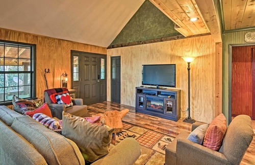 Andrews Cabin | Cozy Creekside Cabin in Nantahala Ntl Forest!