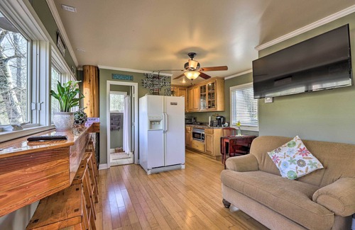 Thomaston Cabin | Cozy Creekside Cabin w/Grill: Fish & Explore!