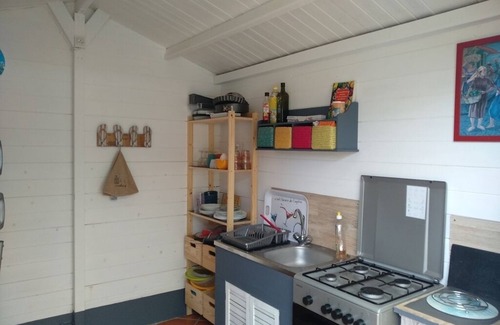 Le Carbet House | Cozy Creole hut, comfortable, Caribbean sea and mountain view, quiet, 5 'beach
