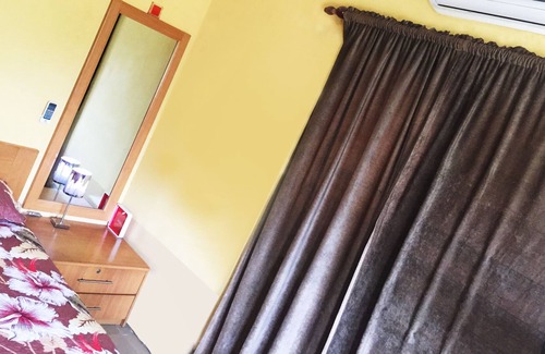 Accra Apartment | COZY CRiB (One Bedroom Apartment)