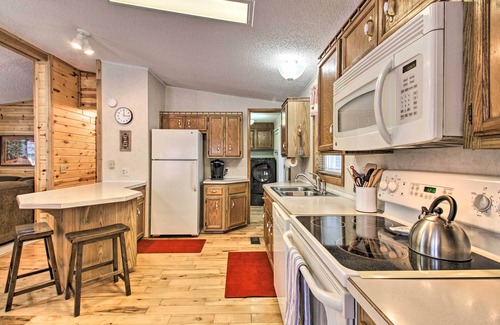 Crosby Cabin | Cozy Crosby Cabin Near Serpent Lake + Main St