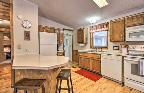 Crosby Cabin | Cozy Crosby Cabin Near Serpent Lake + Main St