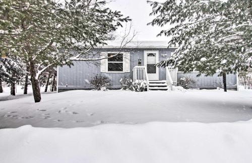 Crosby House | Cozy Crosby Cabin Near Serpent Lake and Main St