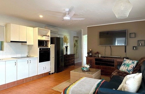 Currumbin House | Cozy Currumbin Beach Shack - Pet Friendly