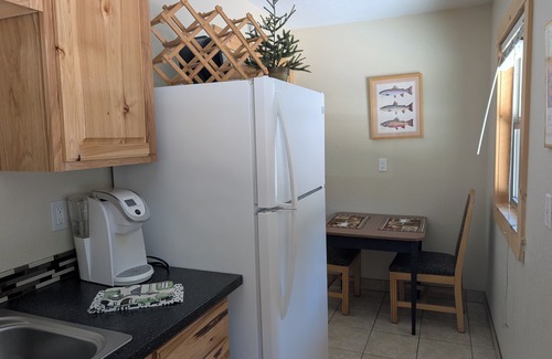 Tahoe Valley Cabin | Cozy cute clean rustic charm studio with wifi in South Lake Tahoe