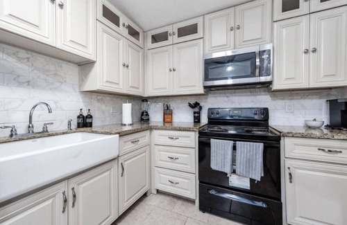 Cypress House | Cozy & Cute Home|2BD/1BR